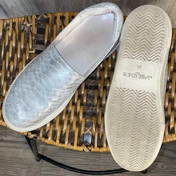 J Slides Jibbie Slip On Snake Embossed Leather Sneaker Sz 6.5 Women's - Picture 4 of 8
